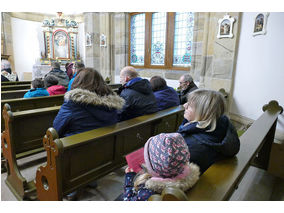 Krippenandacht mit Segnung der Kinder (Foto: Karl-Franz Thiede)